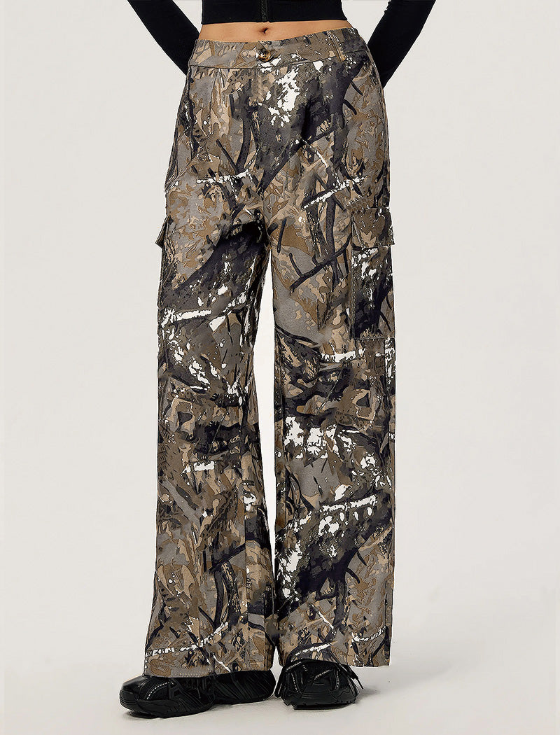 Vintage Camo Wide-Leg Cargo Pants