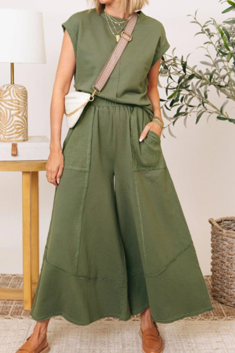 Sleeveless Top with Wide-Leg Pants