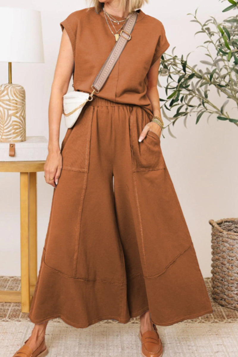 Sleeveless Top with Wide-Leg Pants