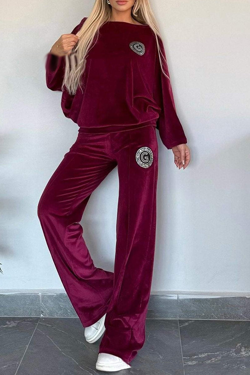 Causal Velvet Set