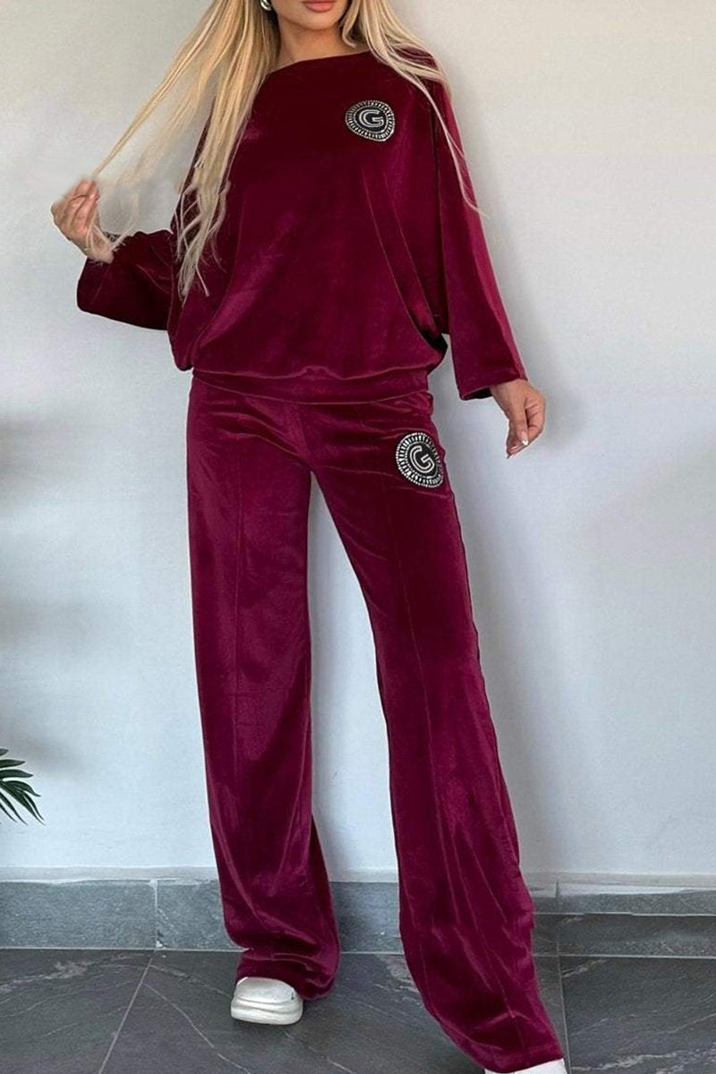 Causal Velvet Set