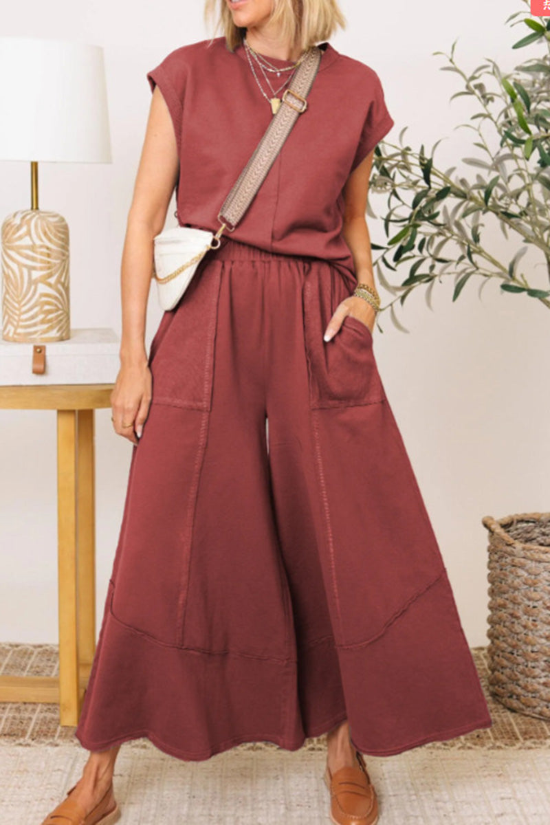 Sleeveless Top with Wide-Leg Pants